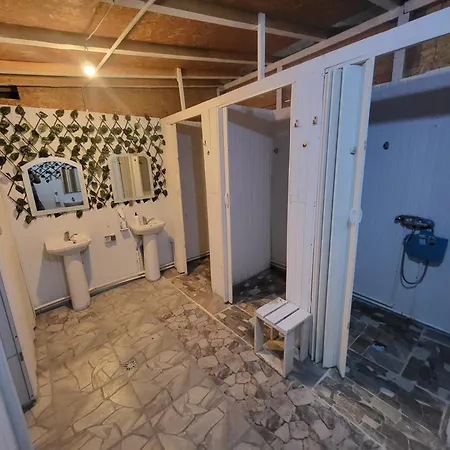 La Cort & Casute Camping Adults Only Kemping *