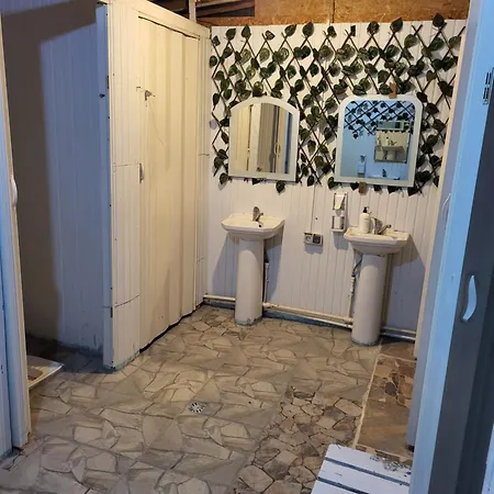 Campingplads La Cort & Casute Adults Only *