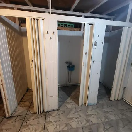 مكان تخييم La Cort & Casute Camping Adults Only *