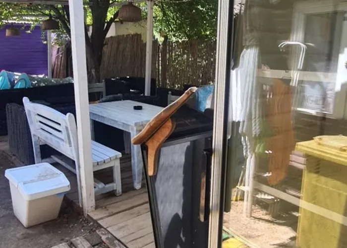 La Cort & Casute Adults Only